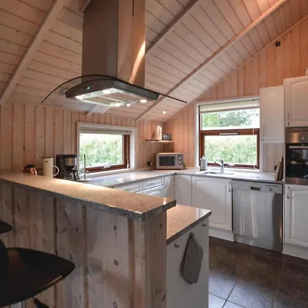 Dom wakacyjny Three-bedroom Holiday In